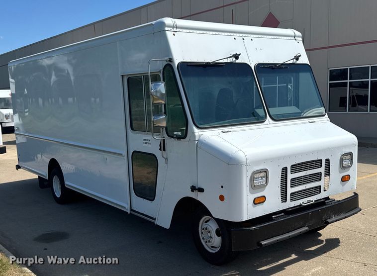 image for item EM2315 2010 Ford E450 delivery truck