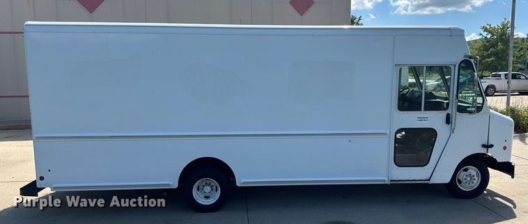 image for item EM2315 2010 Ford E450 delivery truck