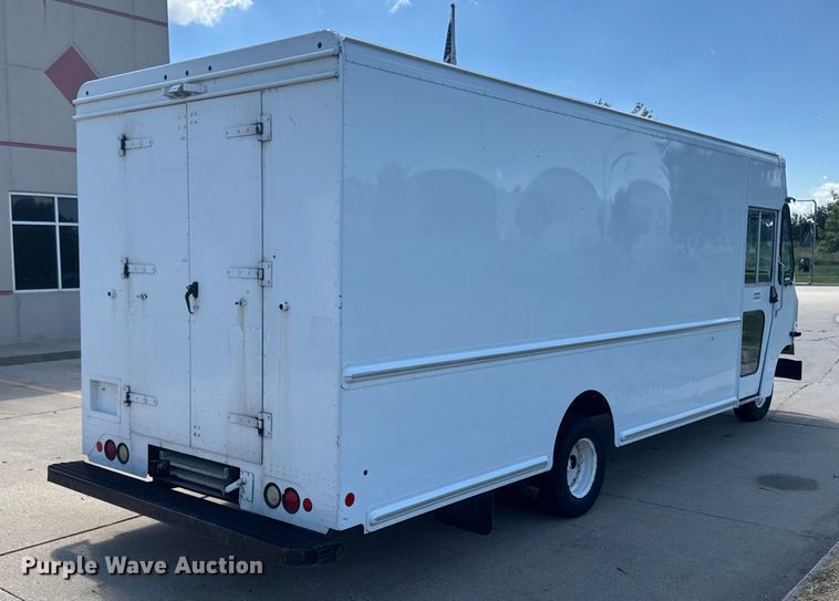 image for item EM2315 2010 Ford E450 delivery truck