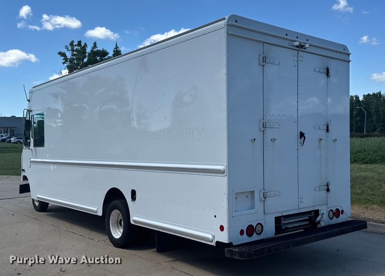 image for item EM2315 2010 Ford E450 delivery truck