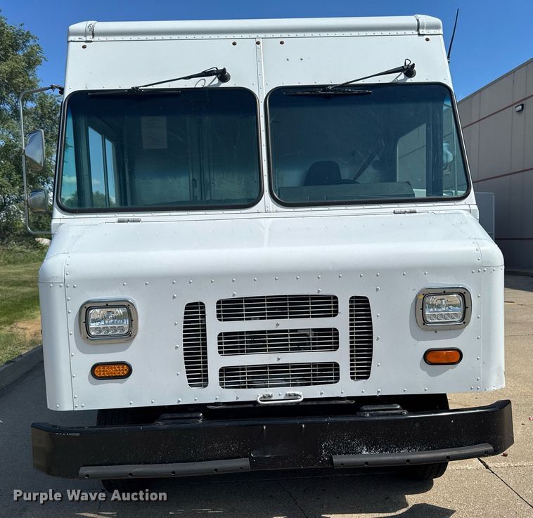 image for item EM2315 2010 Ford E450 delivery truck