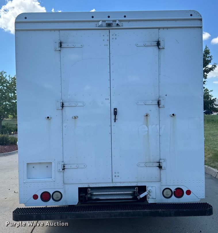 image for item EM2315 2010 Ford E450 delivery truck