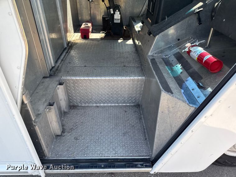 image for item EM2315 2010 Ford E450 delivery truck