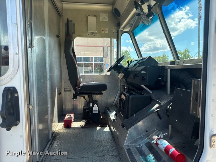 image for item EM2315 2010 Ford E450 delivery truck