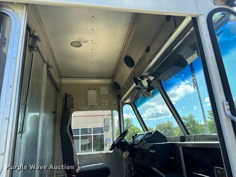 image for item EM2315 2010 Ford E450 delivery truck