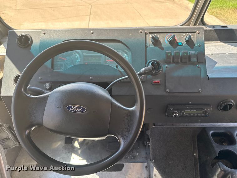 image for item EM2315 2010 Ford E450 delivery truck