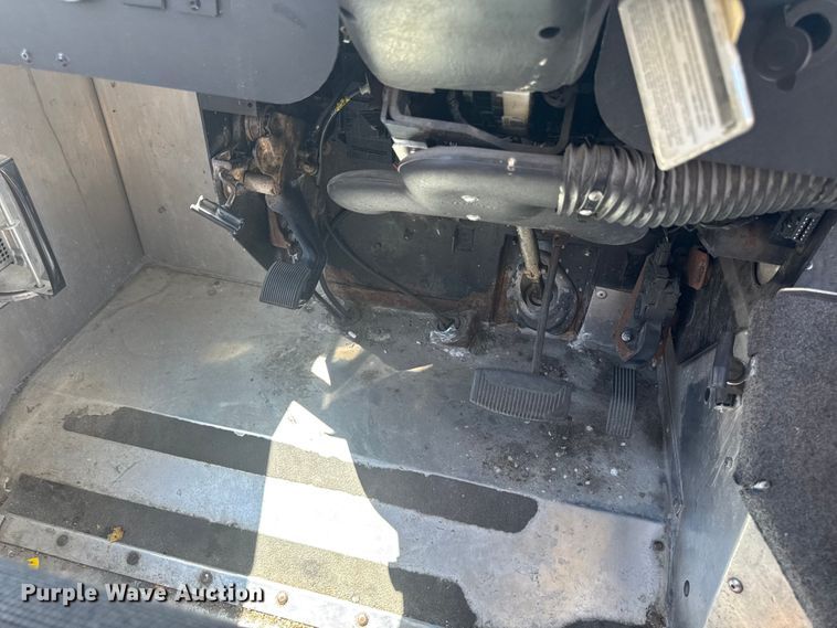 image for item EM2315 2010 Ford E450 delivery truck