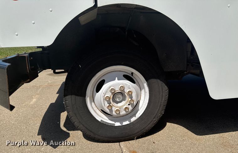 image for item EM2315 2010 Ford E450 delivery truck