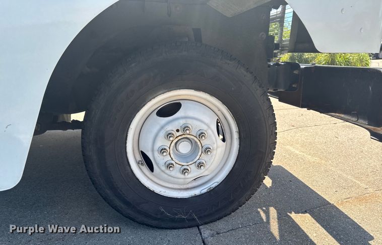 image for item EM2315 2010 Ford E450 delivery truck