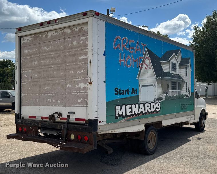 image for item EM2330 2005 Chevrolet Express G3500 box truck