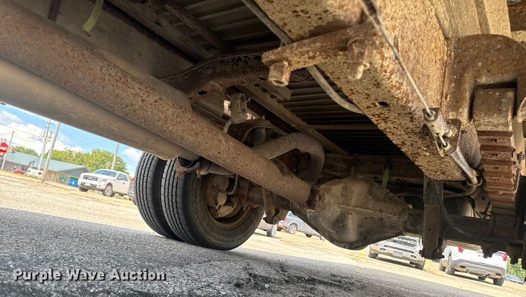 image for item EM2330 2005 Chevrolet Express G3500 box truck