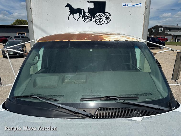 image for item EM2330 2005 Chevrolet Express G3500 box truck