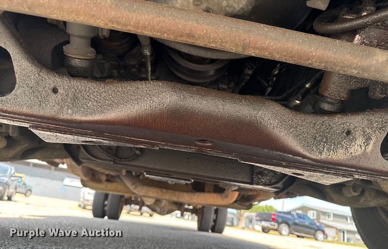 image for item EM2330 2005 Chevrolet Express G3500 box truck