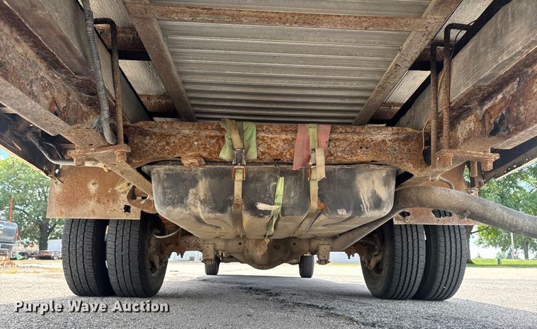 image for item EM2330 2005 Chevrolet Express G3500 box truck