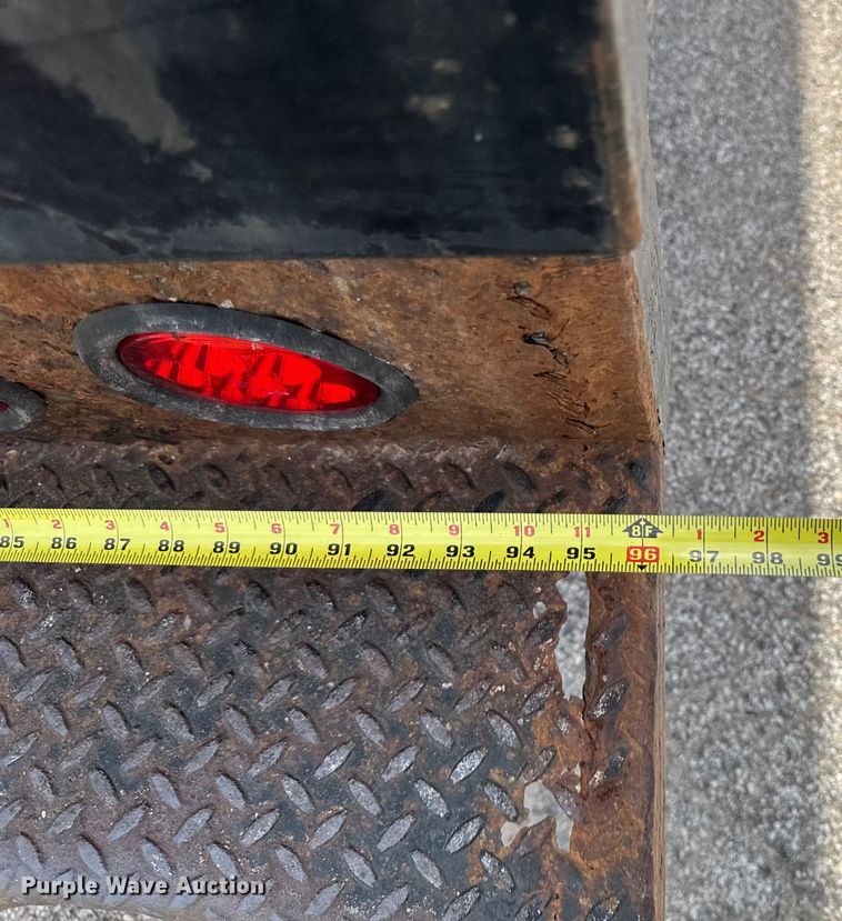 image for item EM2330 2005 Chevrolet Express G3500 box truck