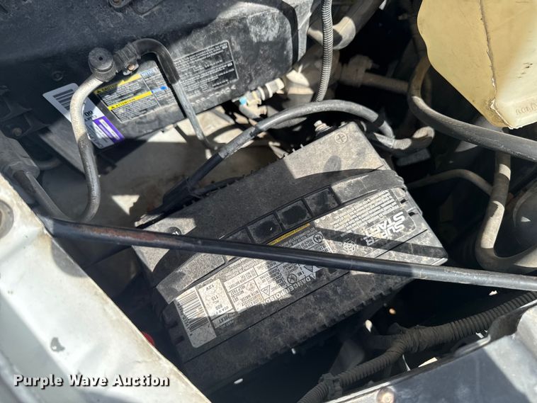 image for item EM2330 2005 Chevrolet Express G3500 box truck