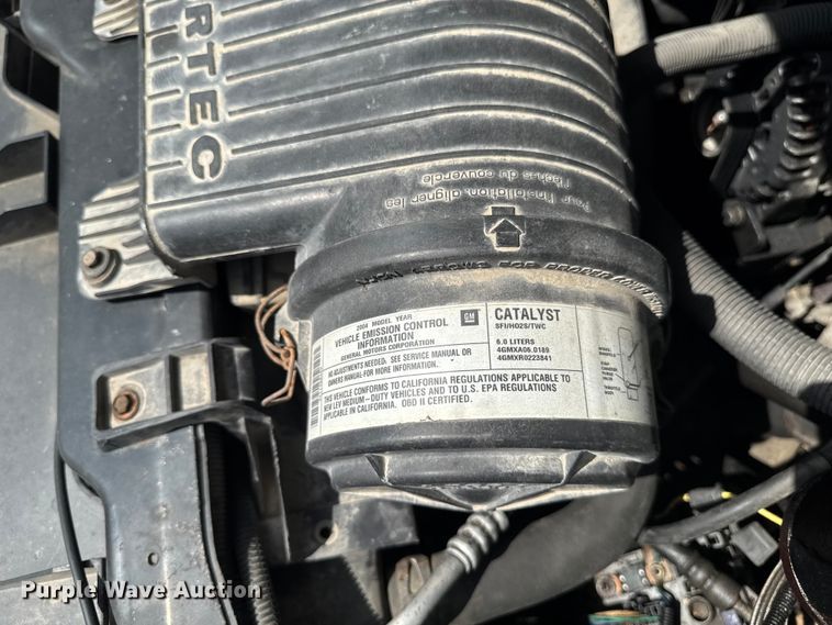 image for item EM2330 2005 Chevrolet Express G3500 box truck