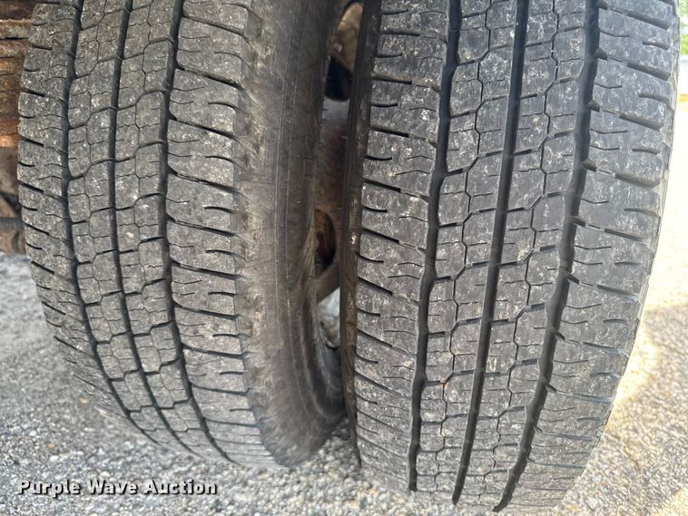 image for item EM2330 2005 Chevrolet Express G3500 box truck