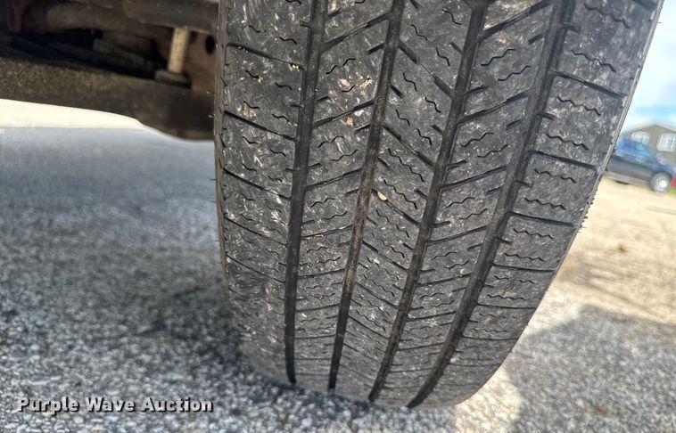 image for item EM2330 2005 Chevrolet Express G3500 box truck