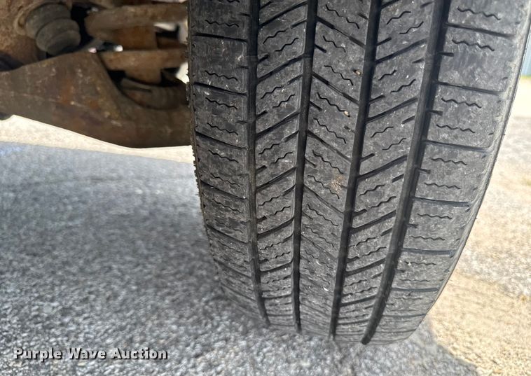 image for item EM2330 2005 Chevrolet Express G3500 box truck