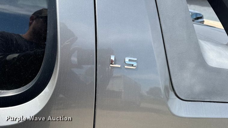 image for item EM2332 2007 Chevrolet Avalanche LS pickup truck