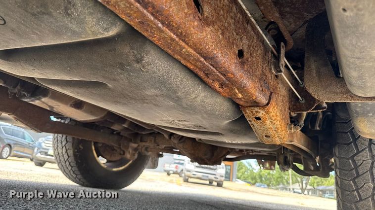 image for item EM2332 2007 Chevrolet Avalanche LS pickup truck