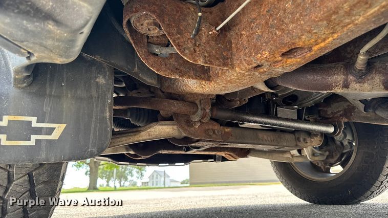 image for item EM2332 2007 Chevrolet Avalanche LS pickup truck