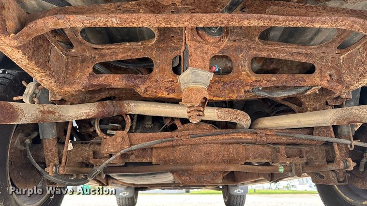 image for item EM2332 2007 Chevrolet Avalanche LS pickup truck