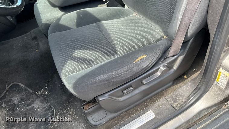 image for item EM2332 2007 Chevrolet Avalanche LS pickup truck