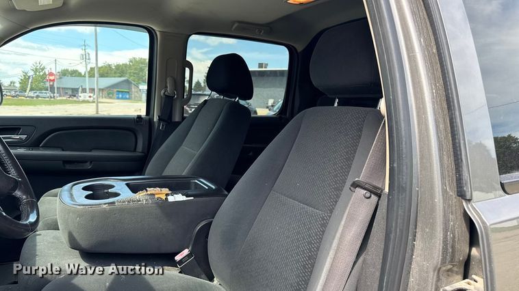 image for item EM2332 2007 Chevrolet Avalanche LS pickup truck