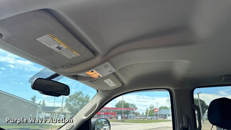 image for item EM2332 2007 Chevrolet Avalanche LS pickup truck