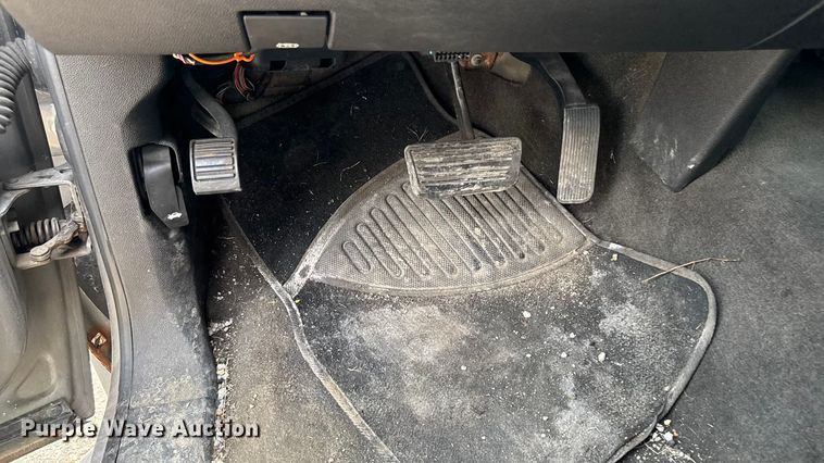 image for item EM2332 2007 Chevrolet Avalanche LS pickup truck