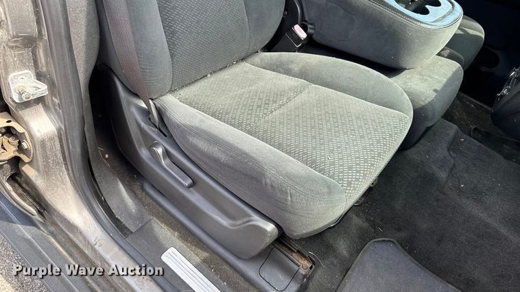 image for item EM2332 2007 Chevrolet Avalanche LS pickup truck