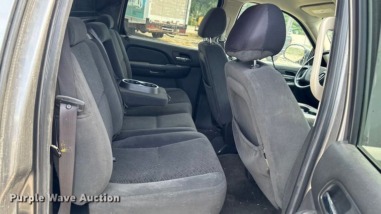 image for item EM2332 2007 Chevrolet Avalanche LS pickup truck