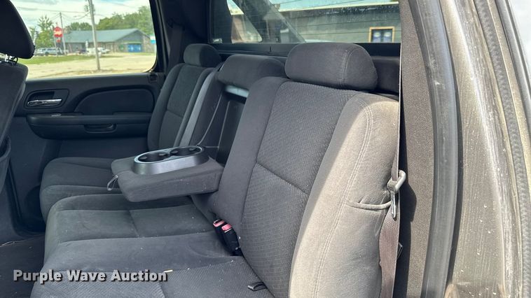 image for item EM2332 2007 Chevrolet Avalanche LS pickup truck