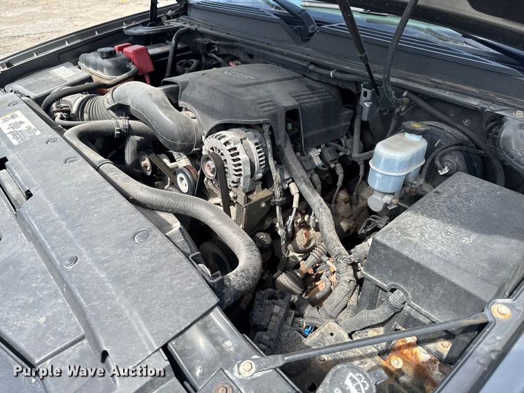 image for item EM2332 2007 Chevrolet Avalanche LS pickup truck