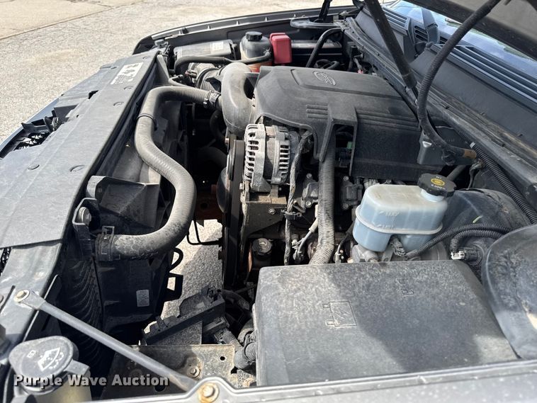 image for item EM2332 2007 Chevrolet Avalanche LS pickup truck