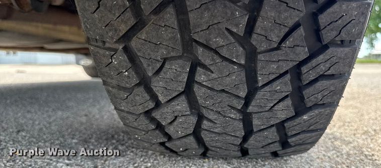 image for item EM2332 2007 Chevrolet Avalanche LS pickup truck