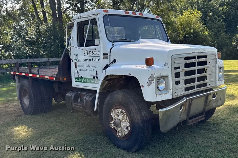 image for item EM2334 1986 International 1954 flatbed truck