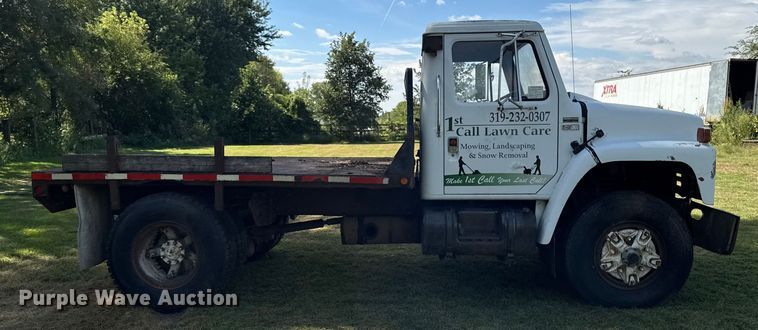 image for item EM2334 1986 International 1954 flatbed truck