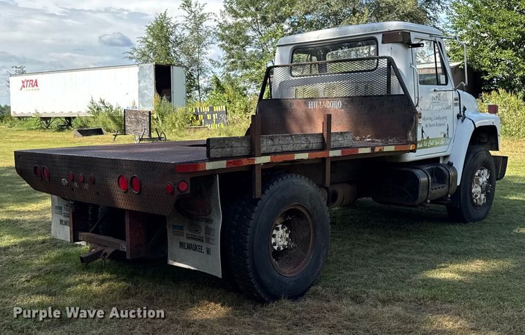image for item EM2334 1986 International 1954 flatbed truck