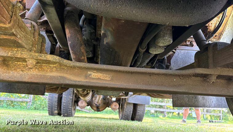 image for item EM2334 1986 International 1954 flatbed truck