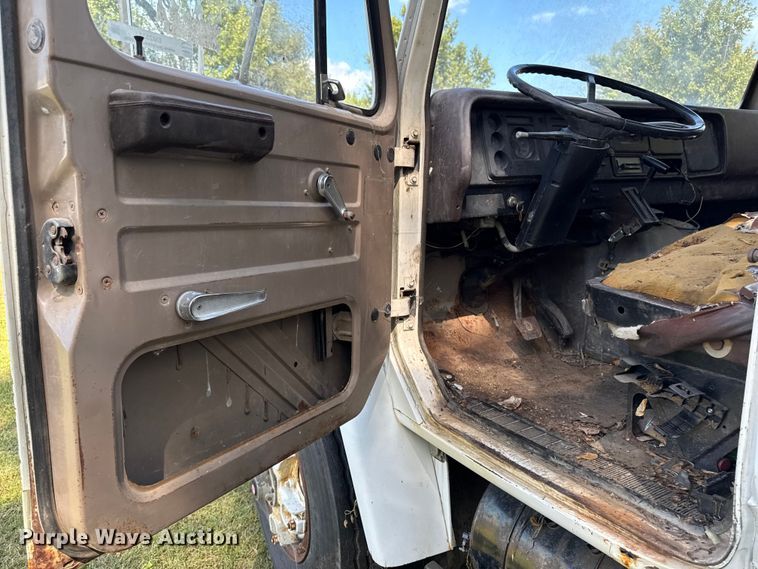 image for item EM2334 1986 International 1954 flatbed truck