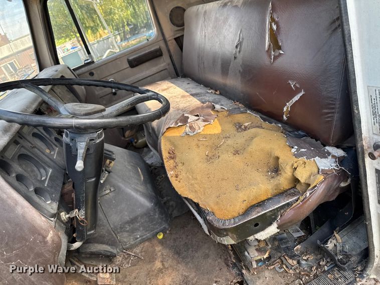 image for item EM2334 1986 International 1954 flatbed truck