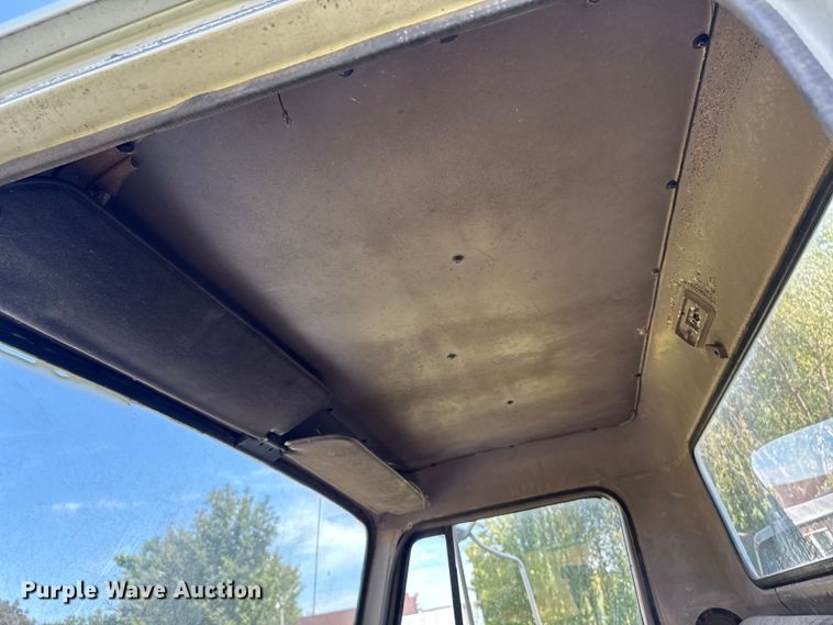 image for item EM2334 1986 International 1954 flatbed truck