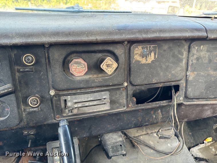 image for item EM2334 1986 International 1954 flatbed truck