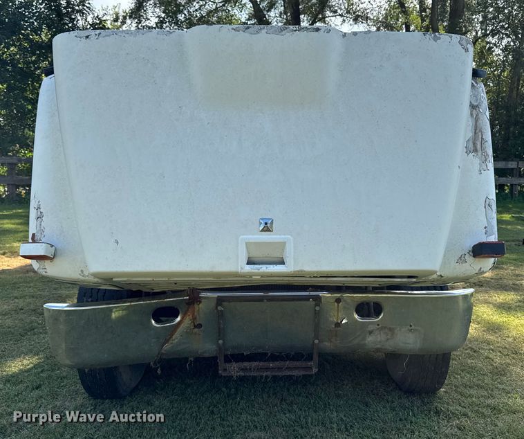 image for item EM2334 1986 International 1954 flatbed truck