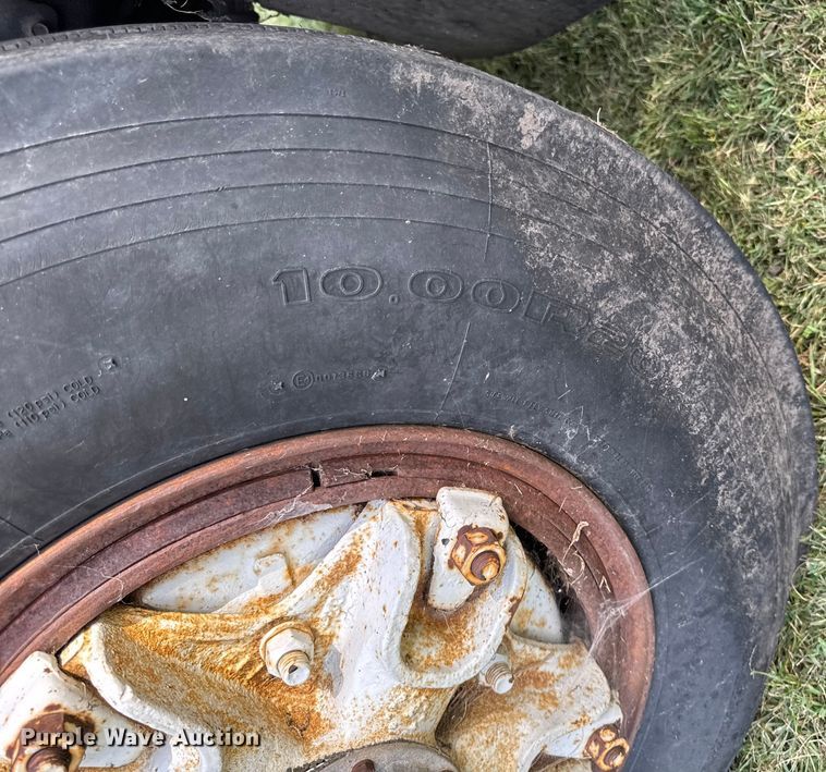 image for item EM2334 1986 International 1954 flatbed truck