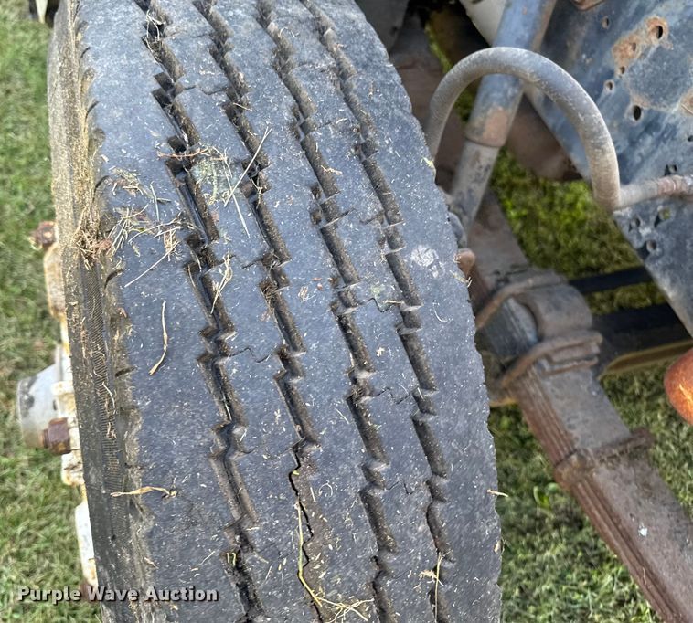 image for item EM2334 1986 International 1954 flatbed truck