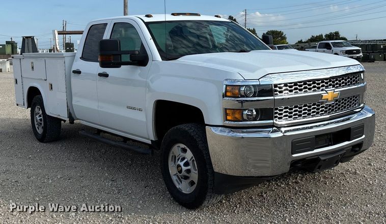 image for item EN5548 2019 Chevrolet Silverado 2500HD Double Cab utility bed pickup truck
